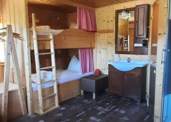 לינה וארוחת בוקר Auhof פלאכאו